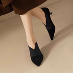 Damen Elegante spitze Pumps mit modischem V-Ausschnitt und weicher Veloursoberfläche R&B