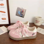Damen Sneakers im verspielten Design mit Hello Kitty-Applikationen R&B