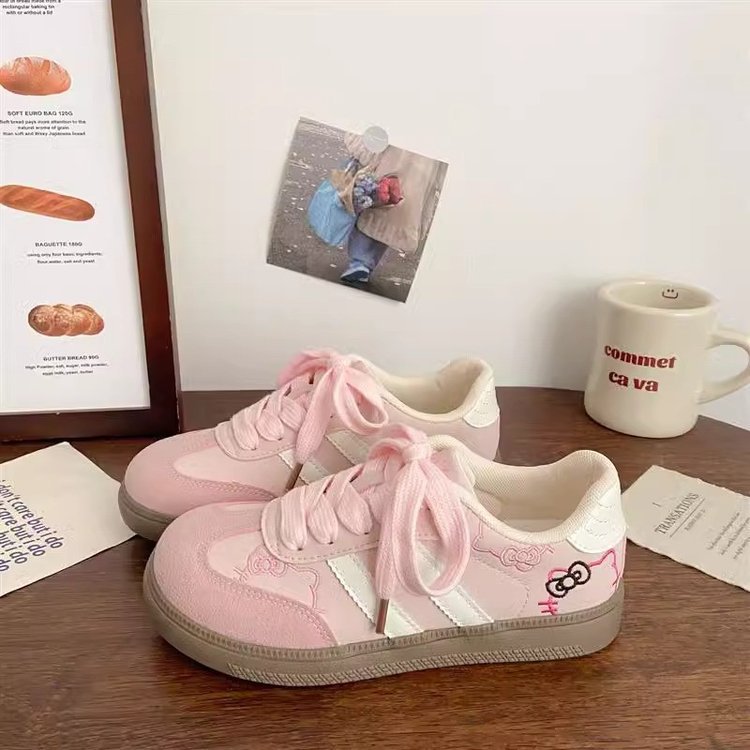 Damen Sneakers im verspielten Design mit Hello Kitty-Applikationen R&B