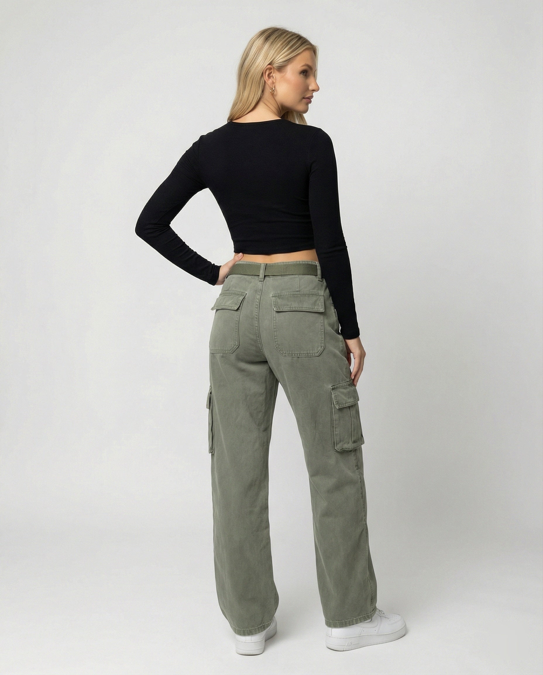 Damen hochgeschnittene Cargohose mit weitem Bein, verstärkten Kniepartien und integriertem Textilgürtel R&B