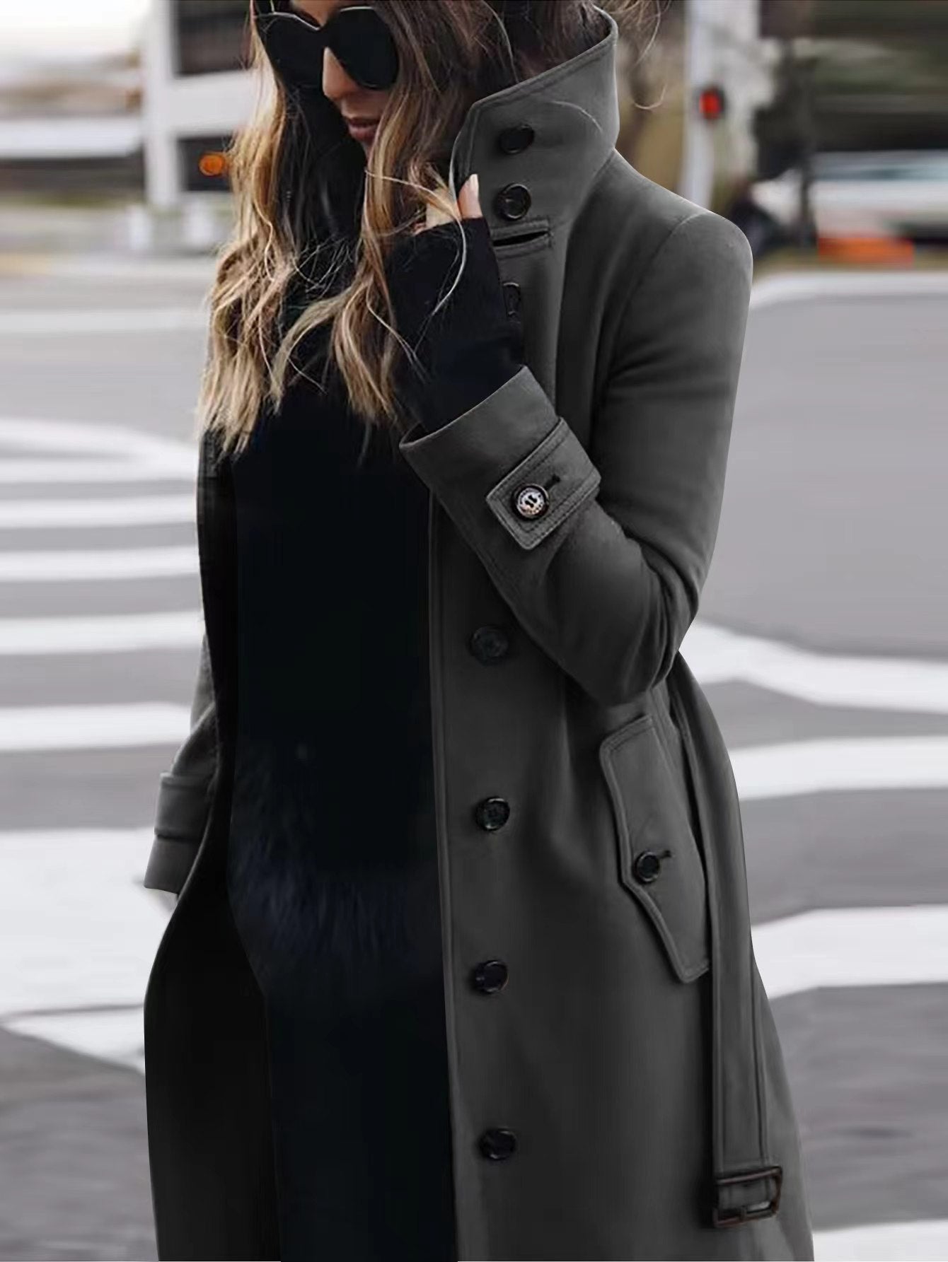 Damen modischer Trenchcoat mit hohem Kragen und eleganten Knopfdetails R&B