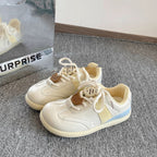 Damen Niedrigprofil Sneakers mit verspielten Motiv-Applikationen