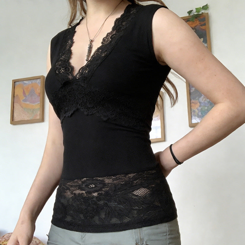 Damen-Spitzen-Tanktop mit tiefem V-Ausschnitt und dekorativen Rüschendetails R&B