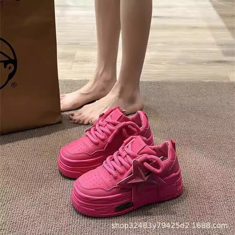 Damen modische Sneakers mit auffälliger Sternenapplikation und komfortabler Dämpfung R&B