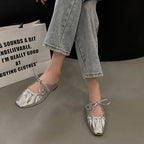 Damen modische Flats mit gerafftem Design und dekorativem Riemchen R&B