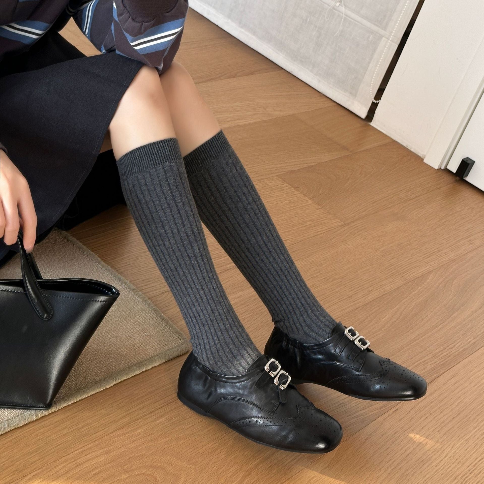 Damen klassische Schnürschuhe mit edlen Zierschnallen