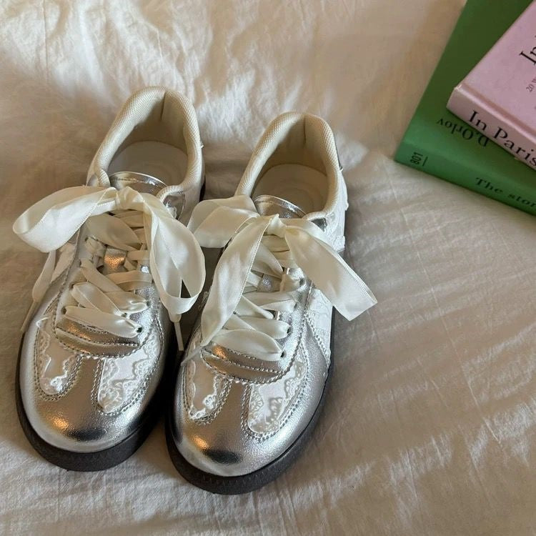 Damen Elegante Sneakers mit luxuriösem Satin-Obermaterial und verspielten Schleifen R&B