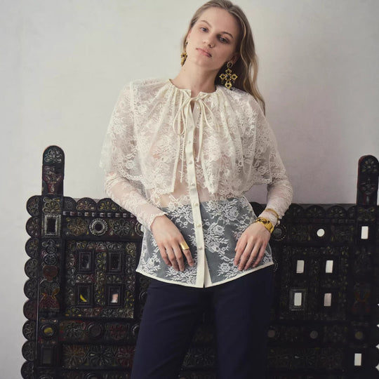 Damen Spitzenbluse mit eleganter Schleifenverzierung und transparenten Einsätzen R&B