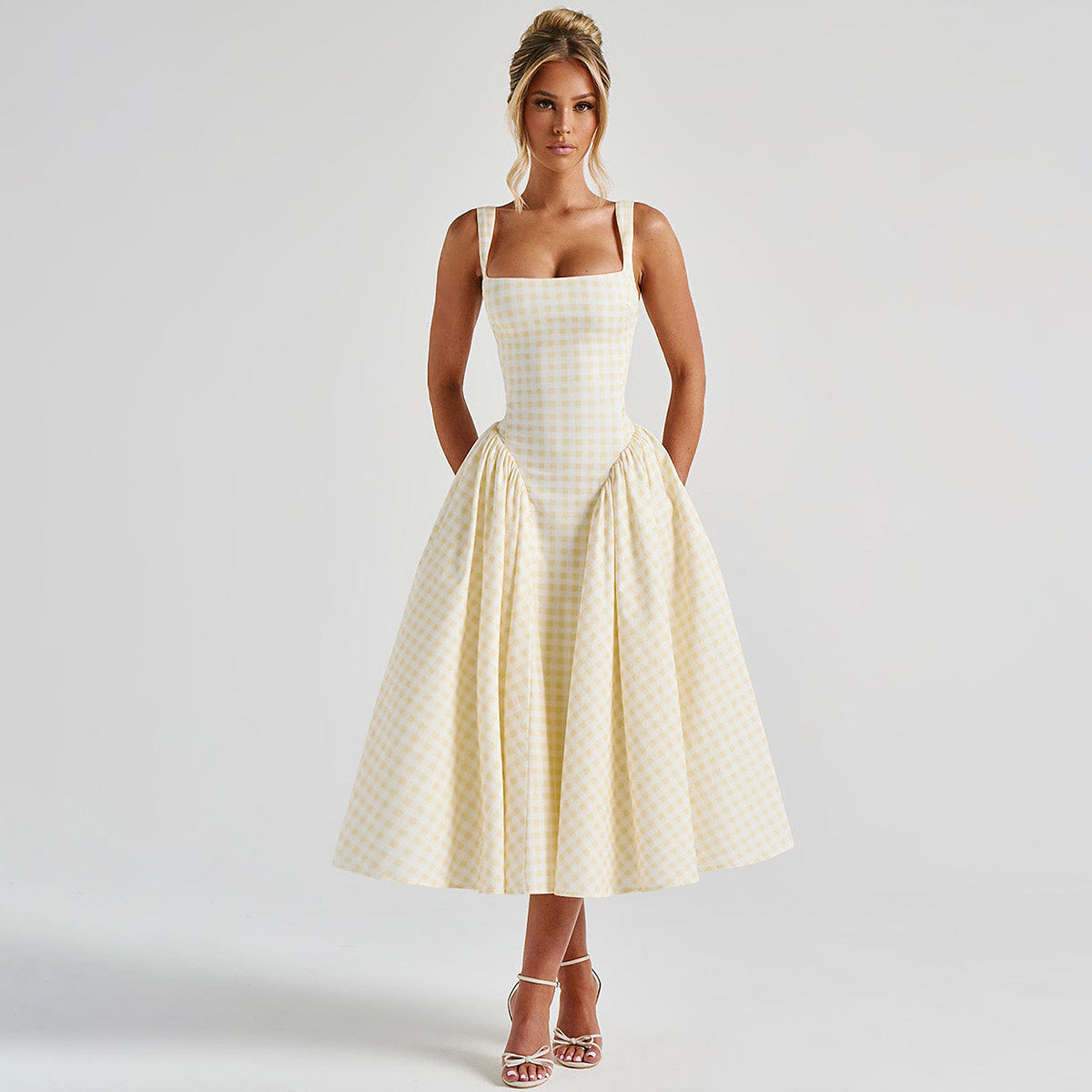 Damen Sommerliches Maxikleid mit Karo-Design und seitlichen Raffungselementen R&B