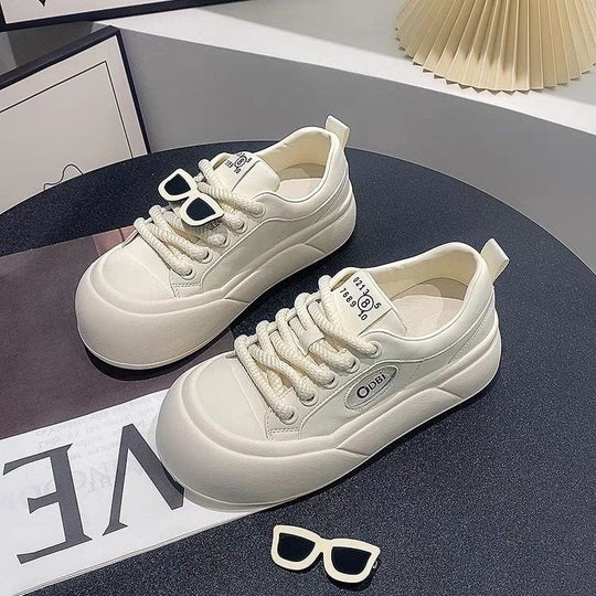 Damen modische Sneaker mit einzigartigen Details und hohem Tragekomfort R&B