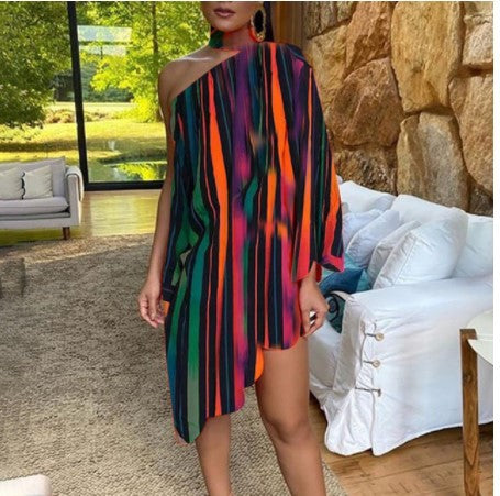 Damen asymmetrisches Kleid mit kreativem Leopardenmuster und einer Schulterpartie R&B