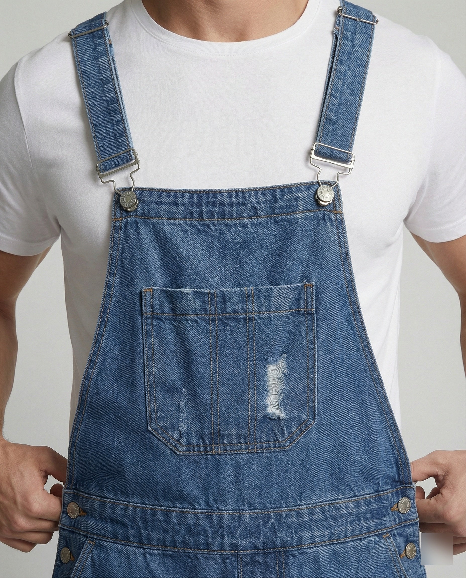 Herren Denim Latzshorts mit Ripped-Details