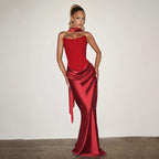Damen Elegantes Abendkleid mit hohen Kragen und fließendem Schnitt R&B