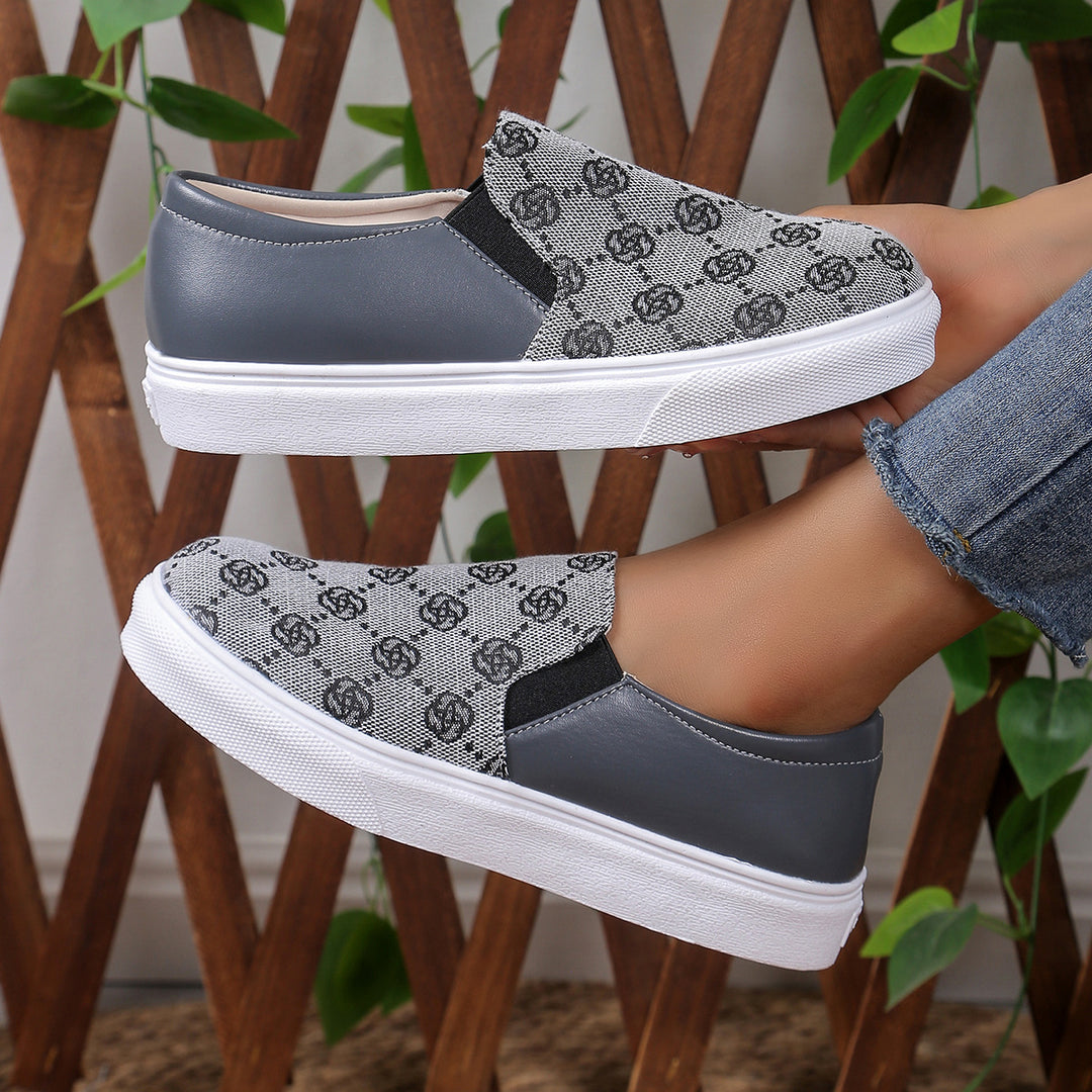 Damen Freizeit-Slipper mit modischem Logo-Design und elastischen Einsätzen R&B