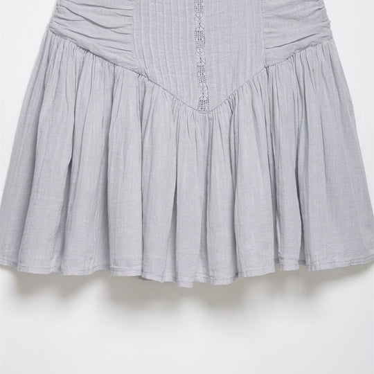 Damen sommerliches Minikleid mit feinen Rüschendetails und strukturierter Passform R&B