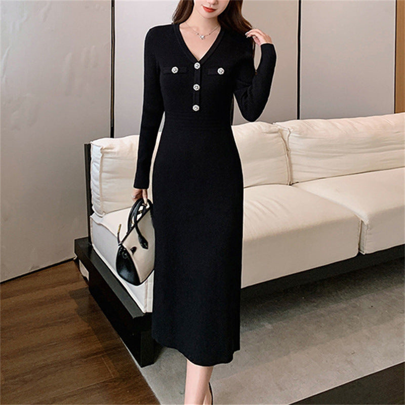 Damen Elegantes Maxikleid mit V-Ausschnitt und Knopfdetails R&B