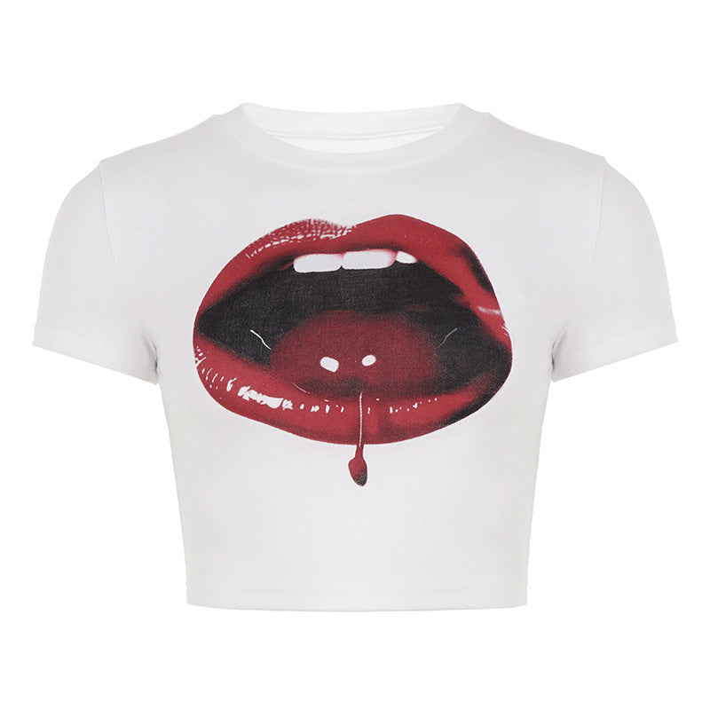 Damen cropped T-Shirt mit auffälligem Lippen-Print und modernen Schnittelementen R&B