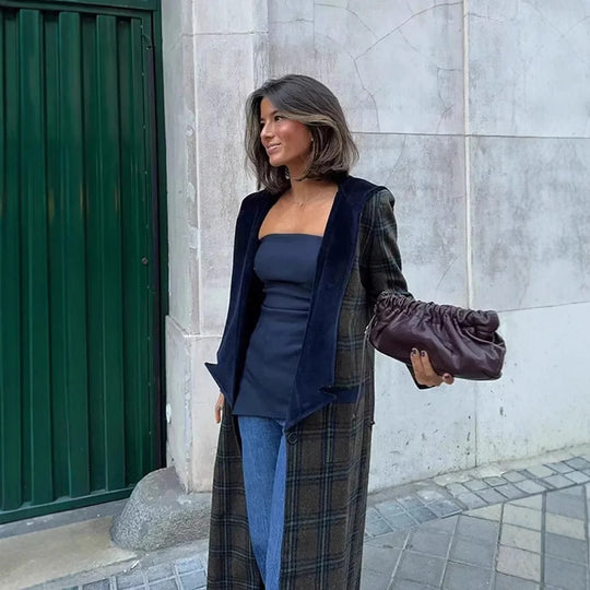 Damen Langblazer mit elegantem Karomuster und Samtkragen R&B