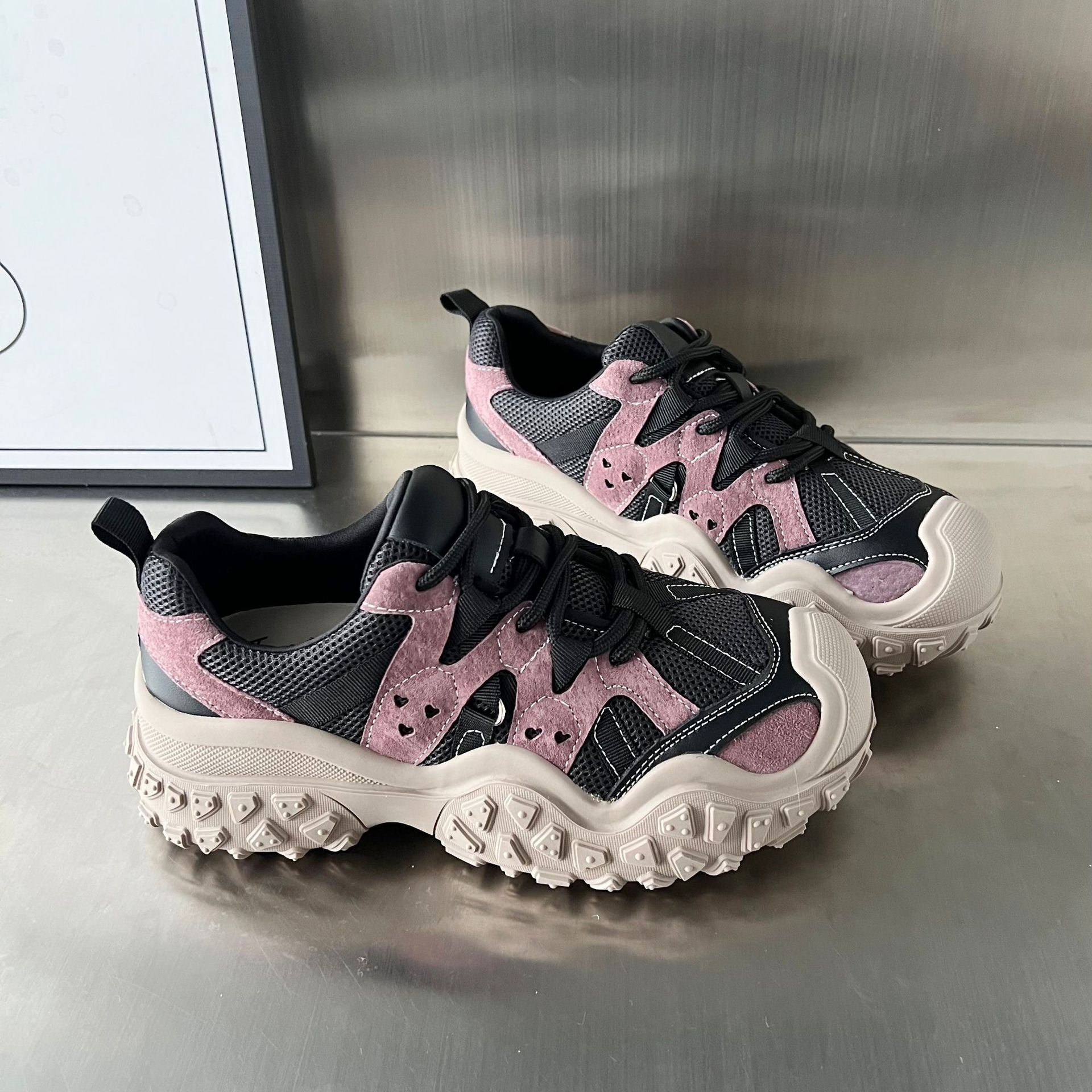 Damen Sportliche Sneakers mit atmungsaktivem Mesh und robustem Sohlenprofil R&B