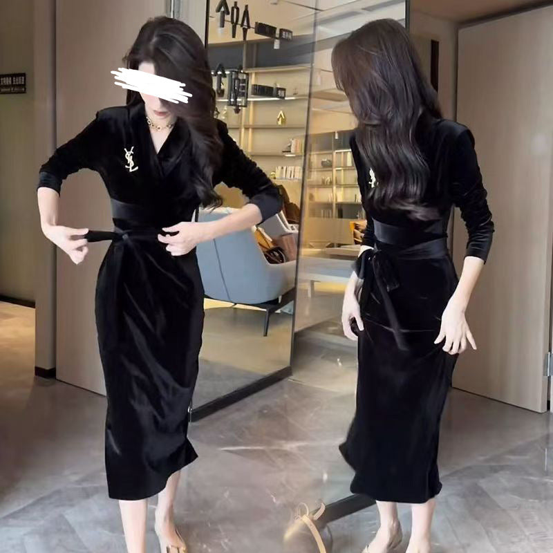 Damen Langarmkleid mit elegantem Wickeldesign und schickem Rüschensaum