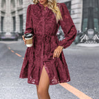Damen elegantes Minikleid mit floraler Spitzenstruktur und Bindegürtel R&B