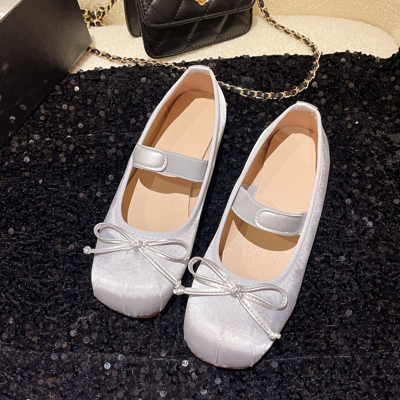 Damen elegante Ballerinas mit verstellbarem Riemen und Schleifenverzierung R&B