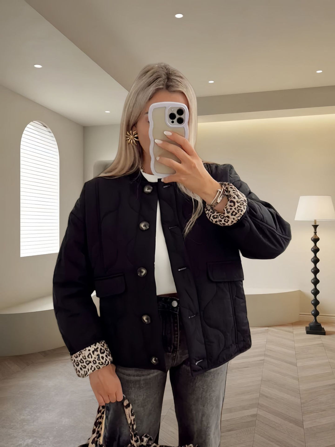 Damen gesteppte Leichtjacke mit trendigen Animal-Print-Ärmeln R&B