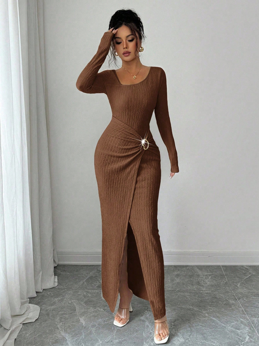 Damen nan figurbetontes Maxikleid aus geripptem Strick mit Wickeldetail und Schlitz R&B