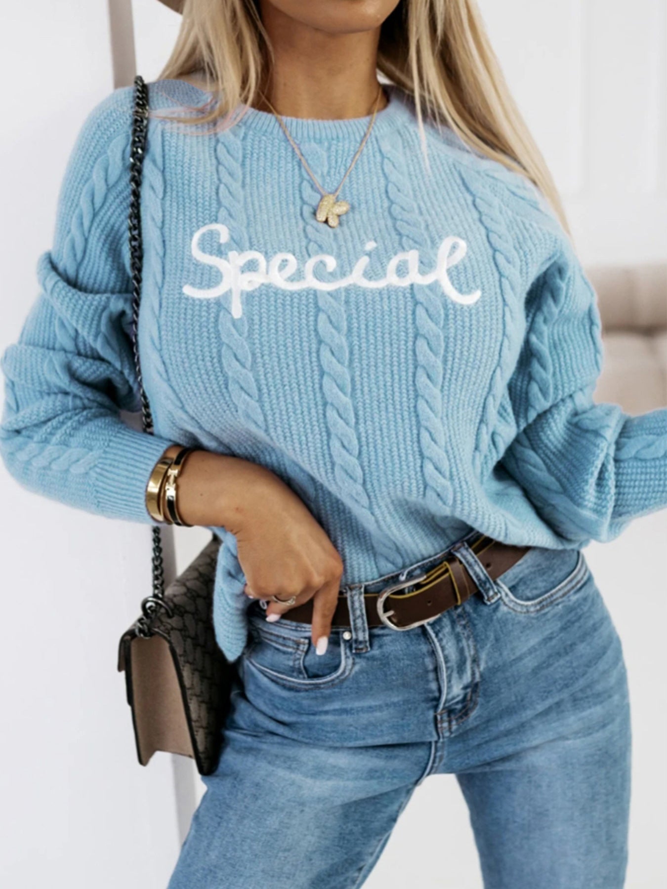 Damen Strickpullover mit Zopfmuster und eingesticktem Schriftzug