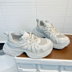 Damen Atmungsaktive Sneakers mit innovativem Dämpfungssystem und futuristischem Design R&B