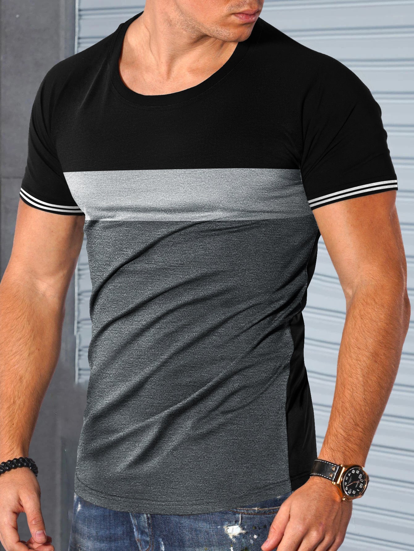 Herren modernes Kurzarm-T-Shirt mit strukturiertem Design und Kontrastdetails