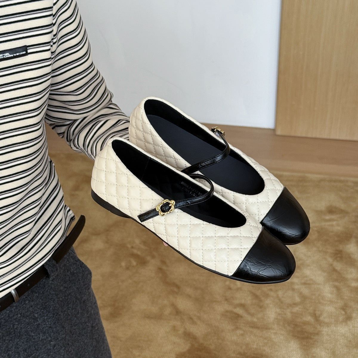 Damen Ballerinas mit elegantem Riemchen und glänzender Oberfläche R&B