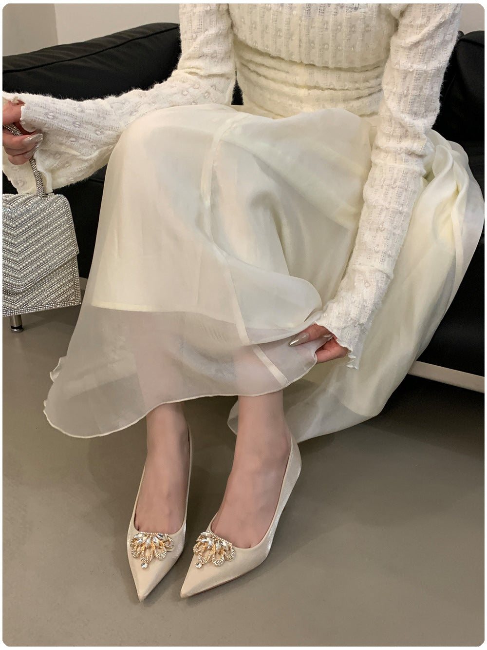 Damen Elegante High Heels mit funkelnden Perlenakzenten und schmalem Absatz R&B