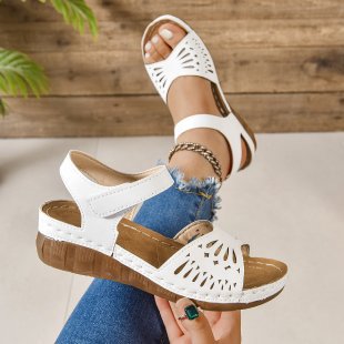 Damen Komfortable Zehentrenner-Sandalen mit perforierten Details R&B