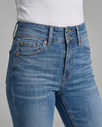 Damen High Waist Stretch Jeans ausgestellt
