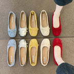 Damen elegante Ballerinas mit schimmernder Oberfläche und zarter Schleifen-Applikation EB