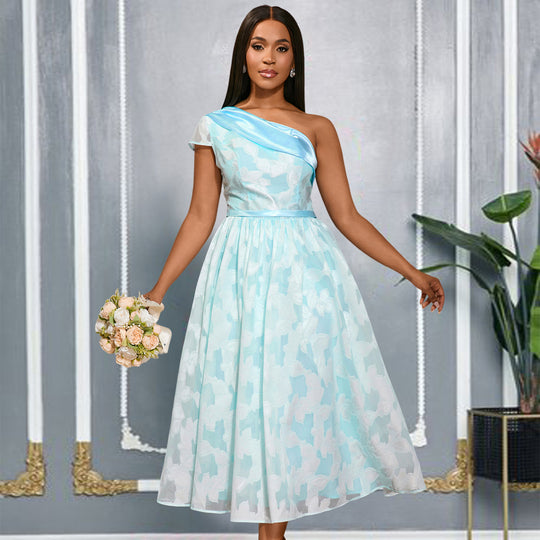 Damen Cocktailkleid mit asymmetrischem Design und floralen Akzenten R&B