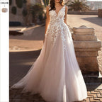 Festliches Damen Hochzeitskleid mit Floralen Applikationen und Schimmerndem Tüll für Hochzeiten | R&B
