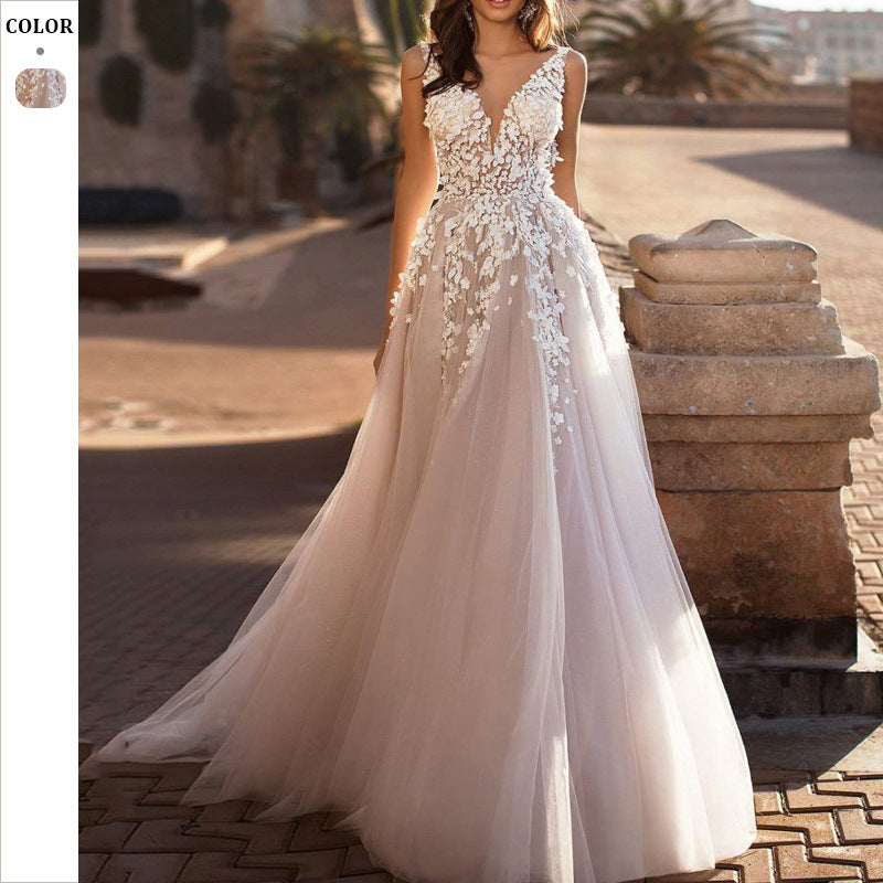 Festliches Damen Hochzeitskleid mit Floralen Applikationen und Schimmerndem Tüll für Hochzeiten | R&B