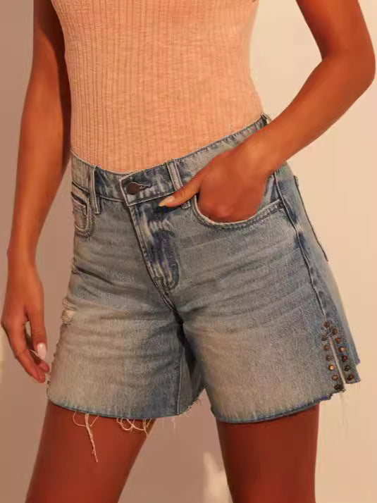 Damen Freizeit Jeans-Shorts mit modischen Nieten und angesagtem Fransen-Saum R&B