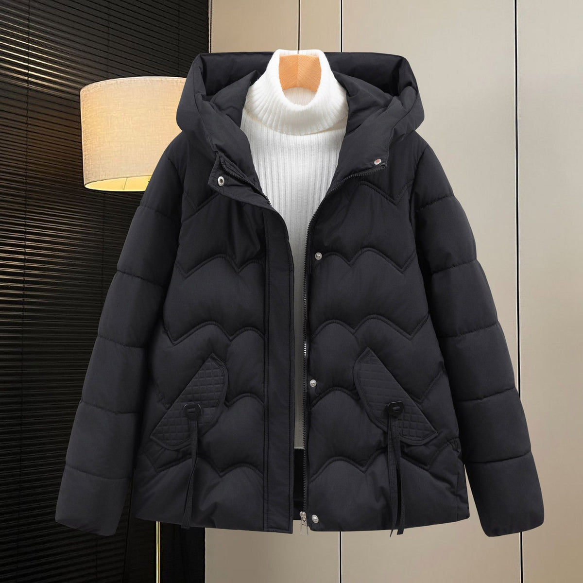 Damen Steppjacke mit Kapuze und Eingrifftaschen R&B