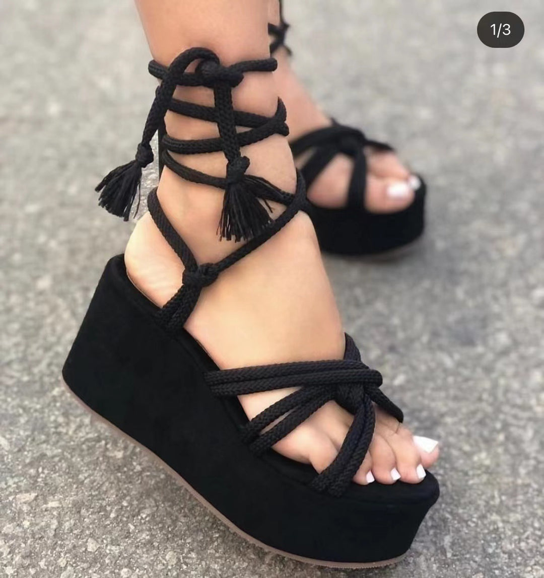 Damen Plateau-Sandalen mit geflochtenem Riemendesign R&B