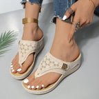Damen nan bequeme Zehentrenner-Sandale mit ergonomischem Komfortfußbett und dekorativer Perforation R&B