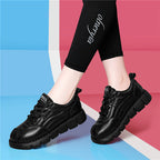 Damen modische Sneakers mit dicker Sohle und angesagtem Design R&B