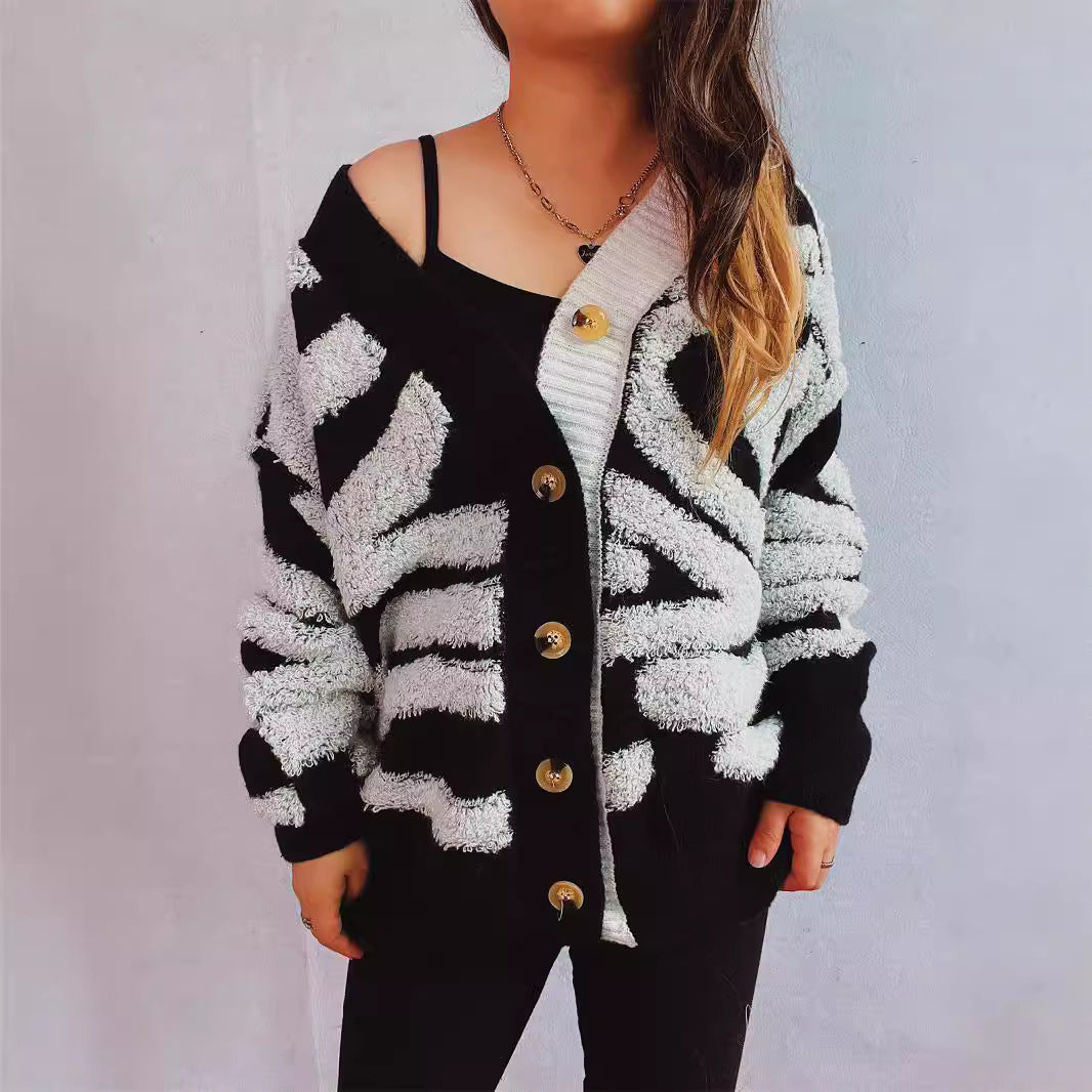Damen Grobstrickjacke mit dekorativem Mustermix und eleganten Knopfdetails R&B