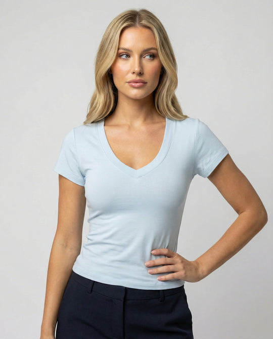 Stilvolles blaues Slim-Fit Damen T-Shirt im schicken Korea-Design