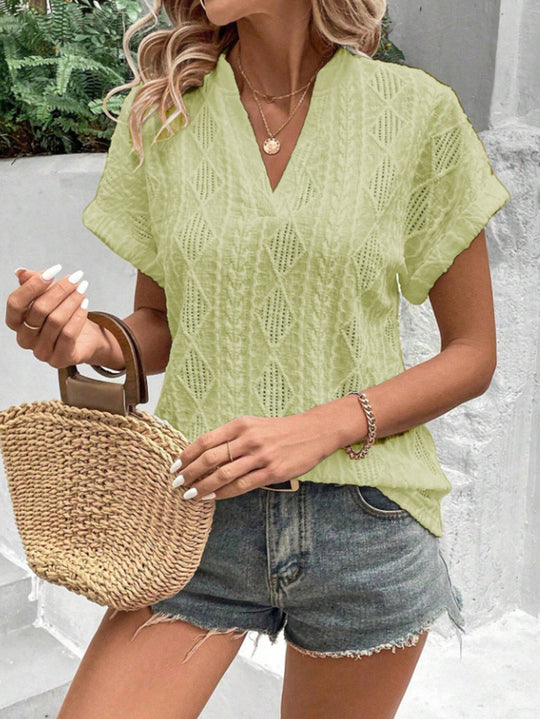 Damen Luftiges Kurzarmshirt mit raffinierten Lochdetails R&B