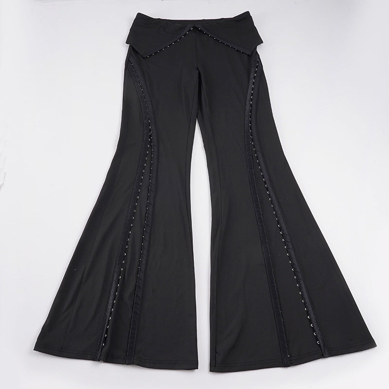 Damen Flared Pants mit dekorativen Druckknopfdetails R&B