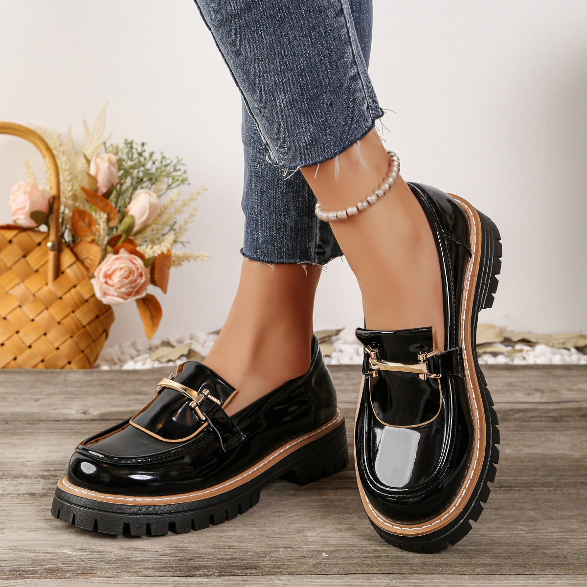 Damen modische Loafers mit stabiler Profilsohle und stilvollem Schnallendesign R&B