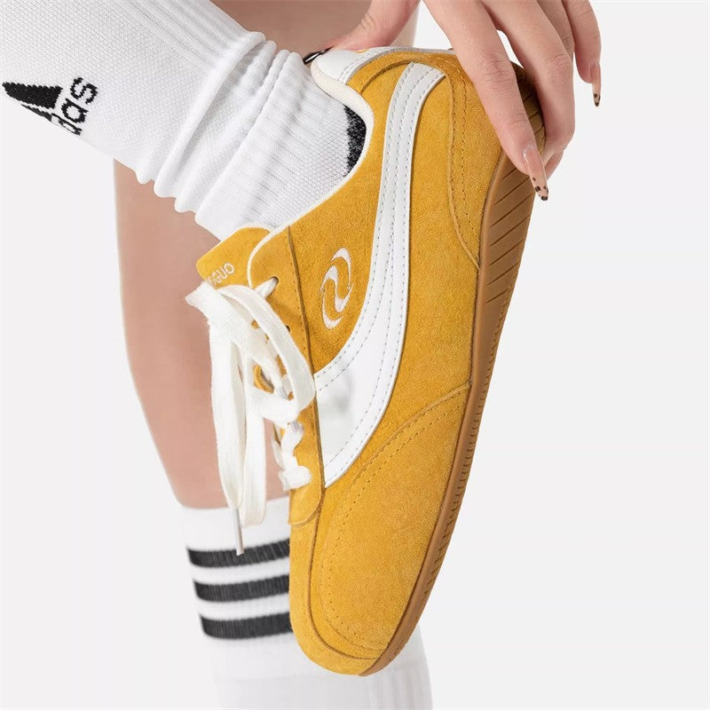 Damen Sportliche Sneaker mit robustem Wildleder-Obermaterial und rutschfester Sohle R&B